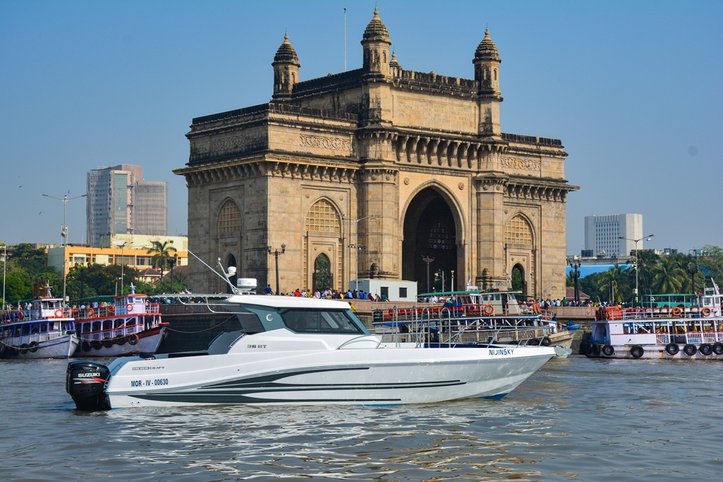 Read more about the article Gulf Craft Delivers Its First Silvercraft 36 HT to India