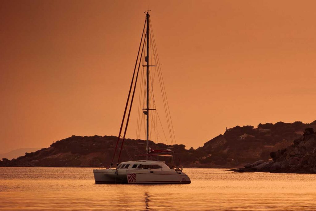 Overnight Stay on a Yacht in Mumbai at Gateway of India