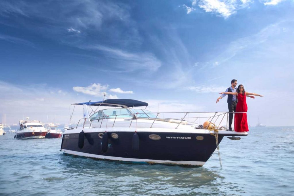 Valentines Day on a Yacht in Mumbai at Gateway Of India